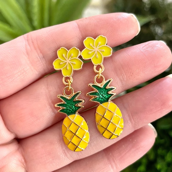 Floral Pineapple Earrings - Picture 3 of 4
